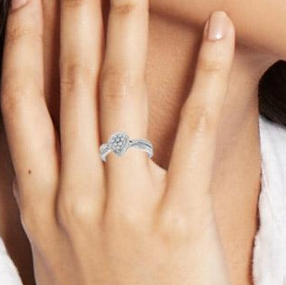 💍REAL 1/10CT Pear Diamond Ring💍 - Picture 4 of 5